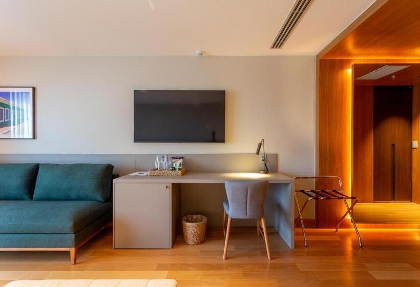 غرفة قياسية سرير كينج لذوى الإحتياجات الخاصة, Monã