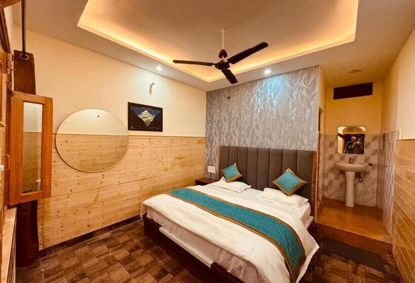 デラックスルーム, New Basera