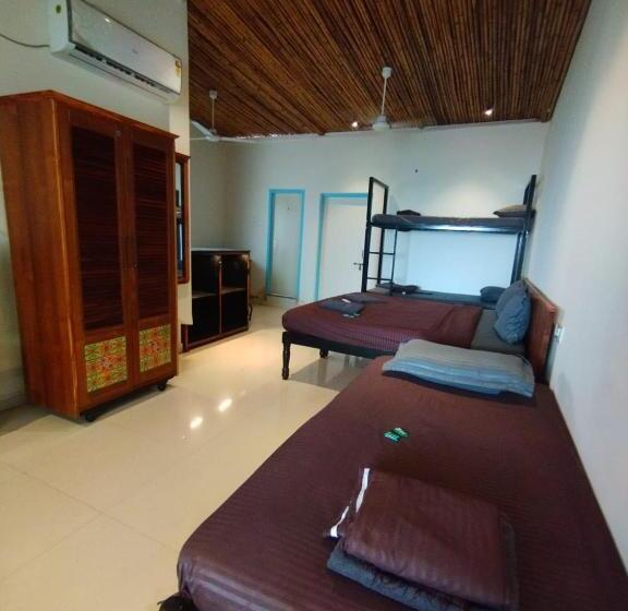 דירת חדר נוף לים, Beach Doorz Place Tbv