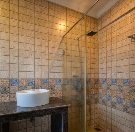 חדר דלוקס עם מרפסת, Beach Doorz Place Tbv