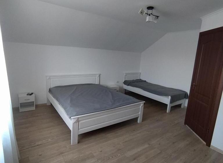 اتاق استاندارد سه نفره, Harmony