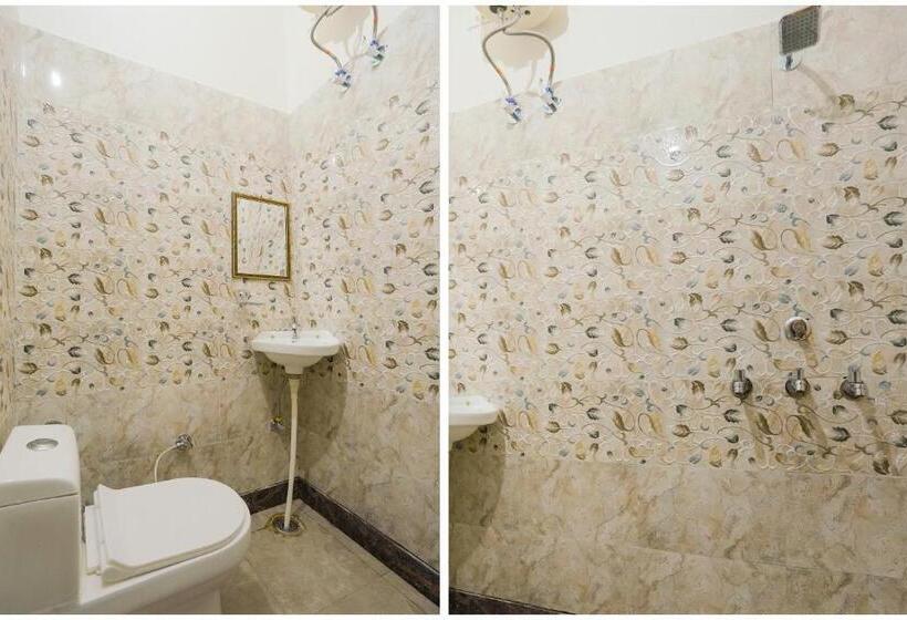 اتاق کلاسیک سه تخته, Capital O Hotel Dayal