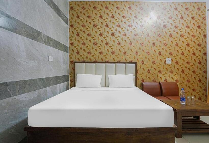 اتاق کلاسیک سه تخته, Capital O Hotel Dayal
