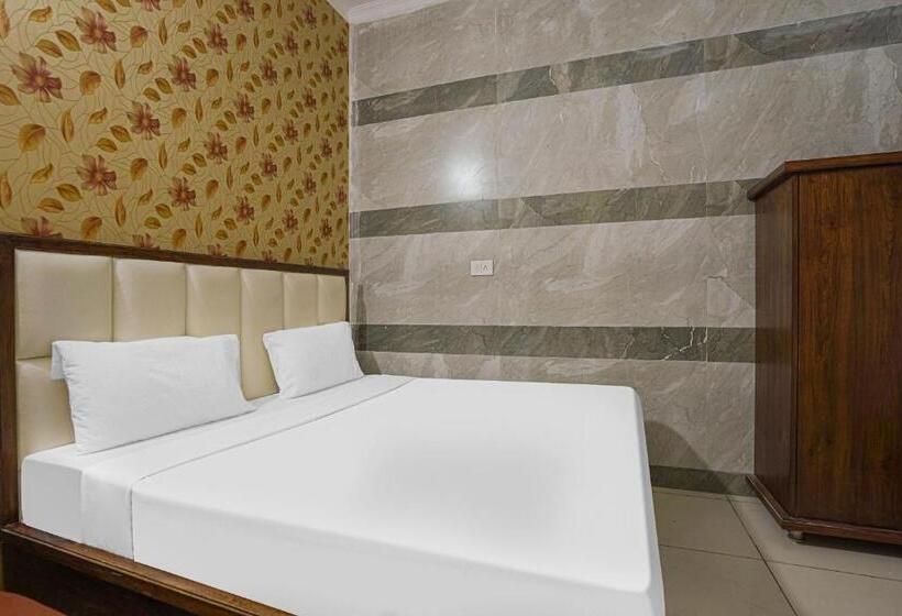 اتاق کلاسیک سه تخته, Capital O Hotel Dayal