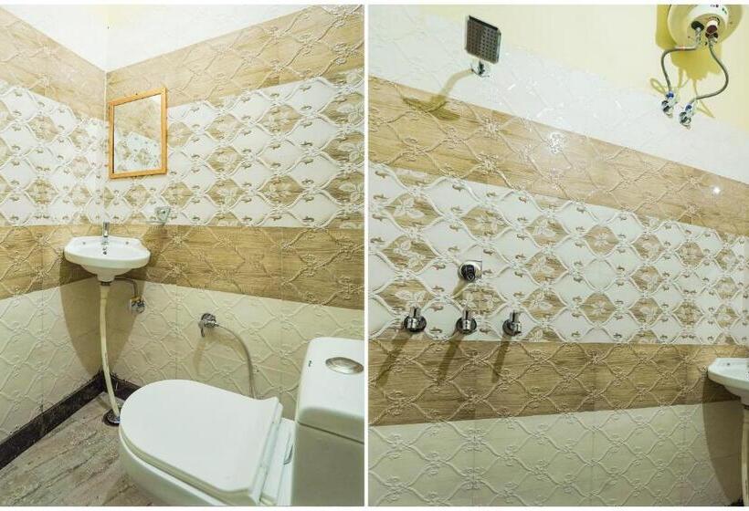 اتاق کلاسیک سه تخته, Capital O Hotel Dayal