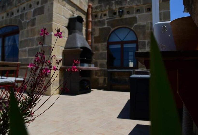 ویلای یک اتاق خوابه با استخر شنا, Gozo Farmhouse