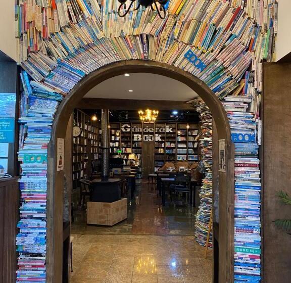 Cama em Quarto Compartilhado, Ganderak Guest House