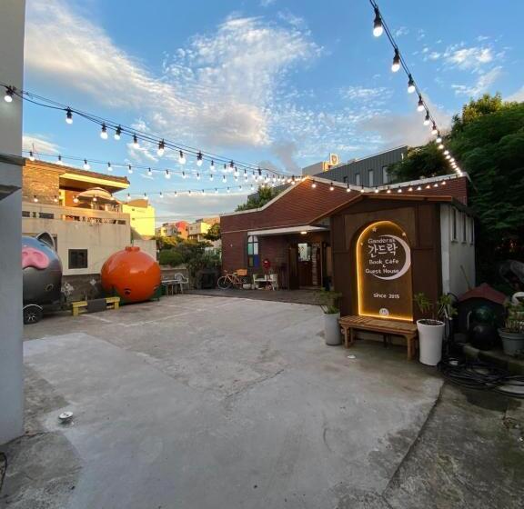 Quarto Estandar com Sacada, Ganderak Guest House