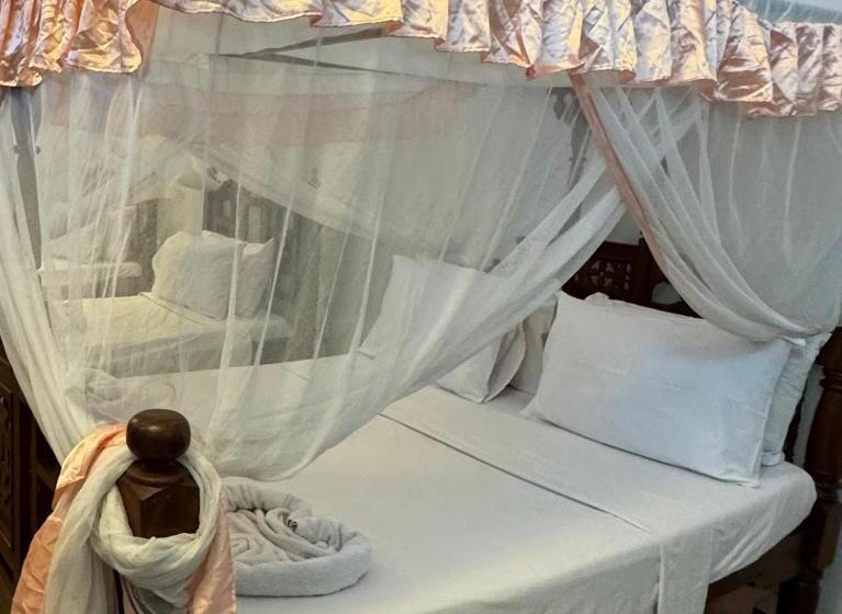 家庭间, Princess Salme Inn