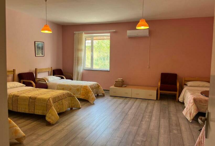 Семейный Номер Совместный Санузел, Azoyan Holiday Resort