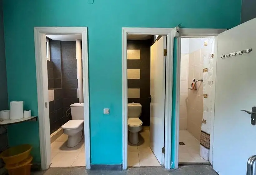 اتاق استاندارد با سرویس بهداشتی مشترک, Azoyan Holiday Resort