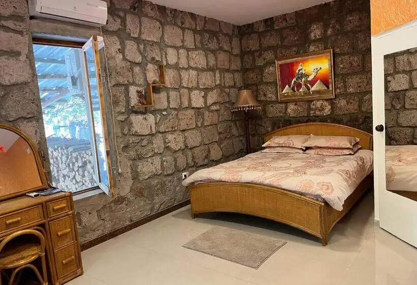 اتاق استاندارد با چشم‌انداز باغ, Azoyan Holiday Resort