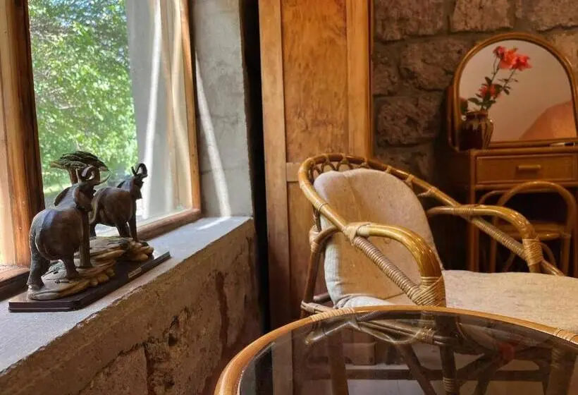 اتاق استاندارد با چشم‌انداز باغ, Azoyan Holiday Resort
