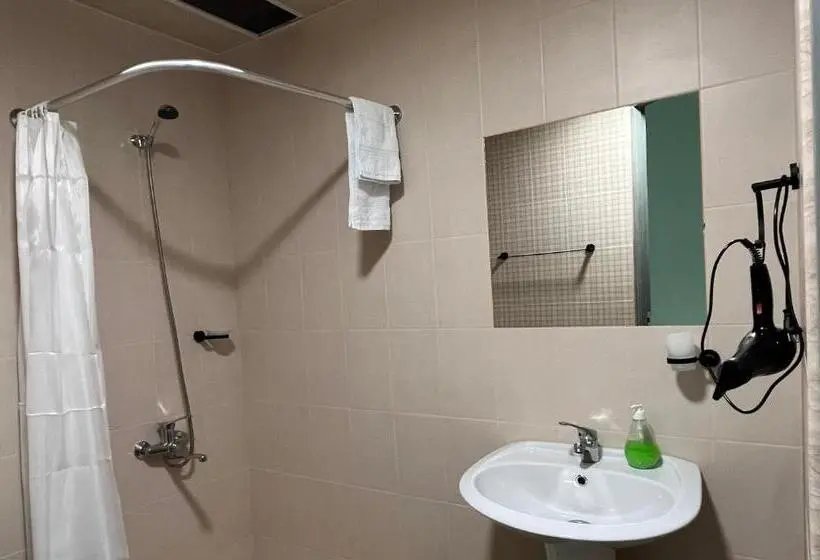 اتاق استاندارد سه تخته با بالکن, Azoyan Holiday Resort
