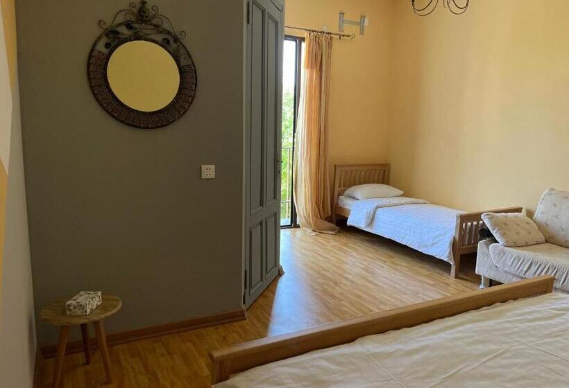 标准间带阳台, Azoyan Holiday Resort