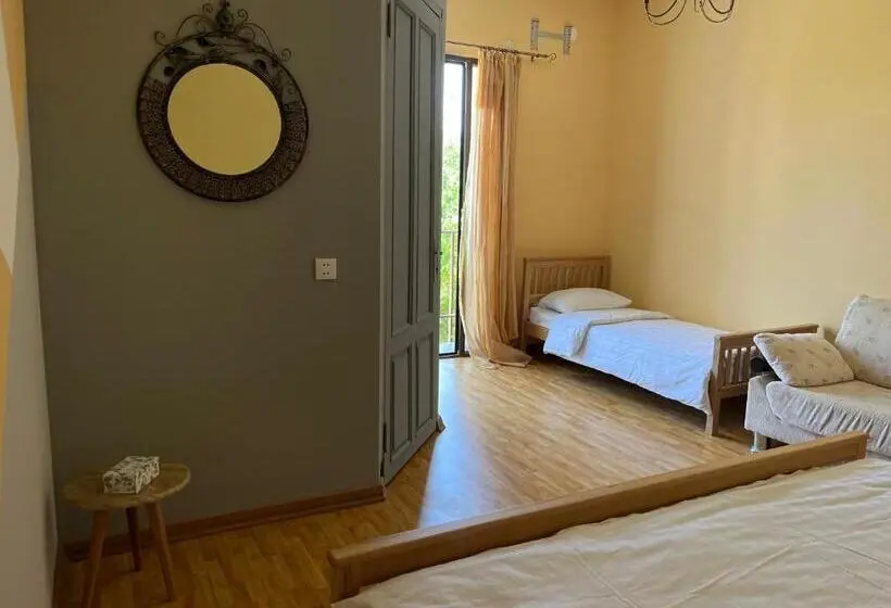 اتاق استاندارد با بالکن, Azoyan Holiday Resort