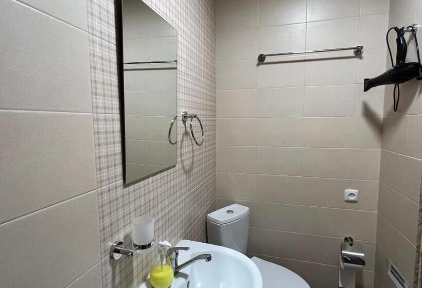 标准间带阳台, Azoyan Holiday Resort