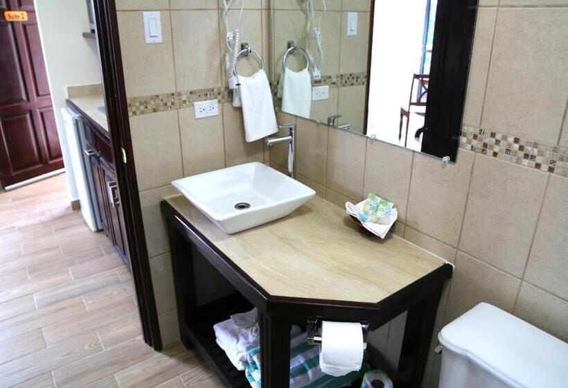 جناح مطلّ علي البحر, Jan S