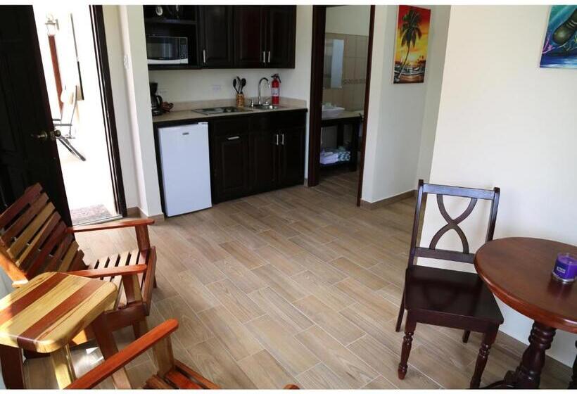 جناح مطلّ علي البحر, Jan S