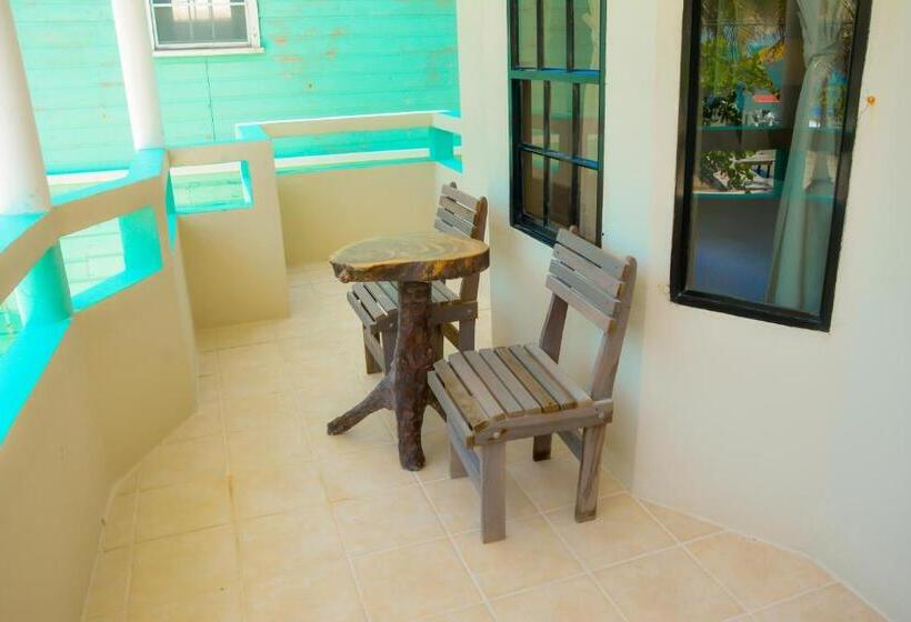 غرفة ديلوكس ثلاثية, Jan S