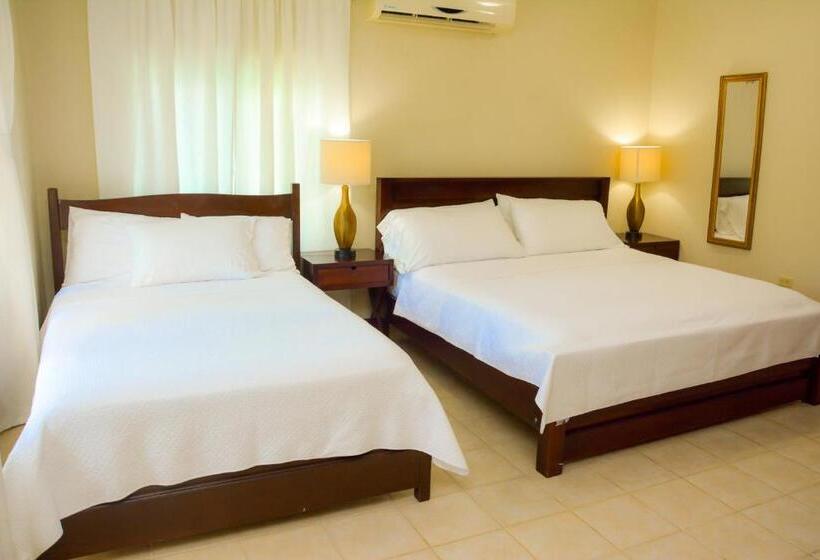 غرفة ديلوكس ثلاثية, Jan S