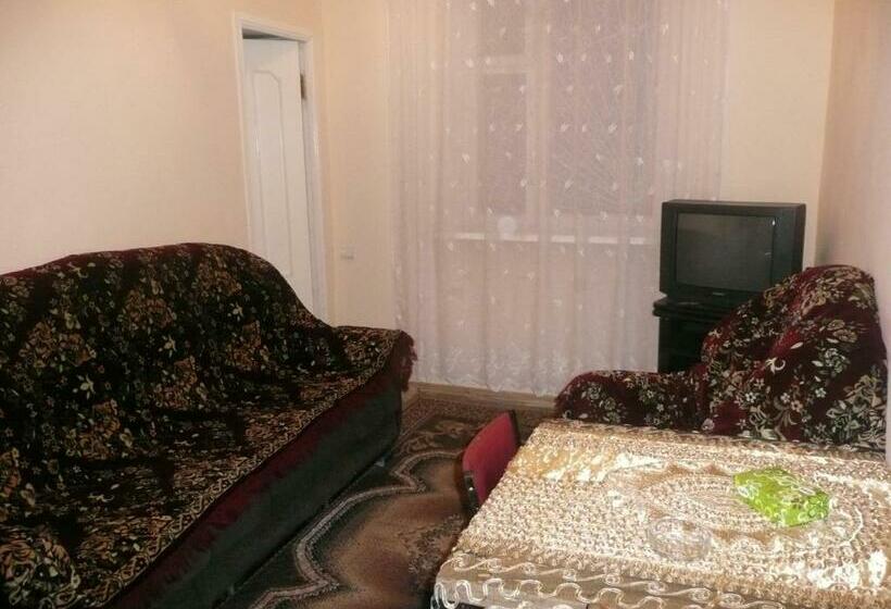 חדר סטנדרט, Life