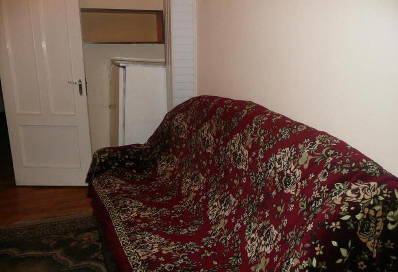 חדר סטנדרט, Life