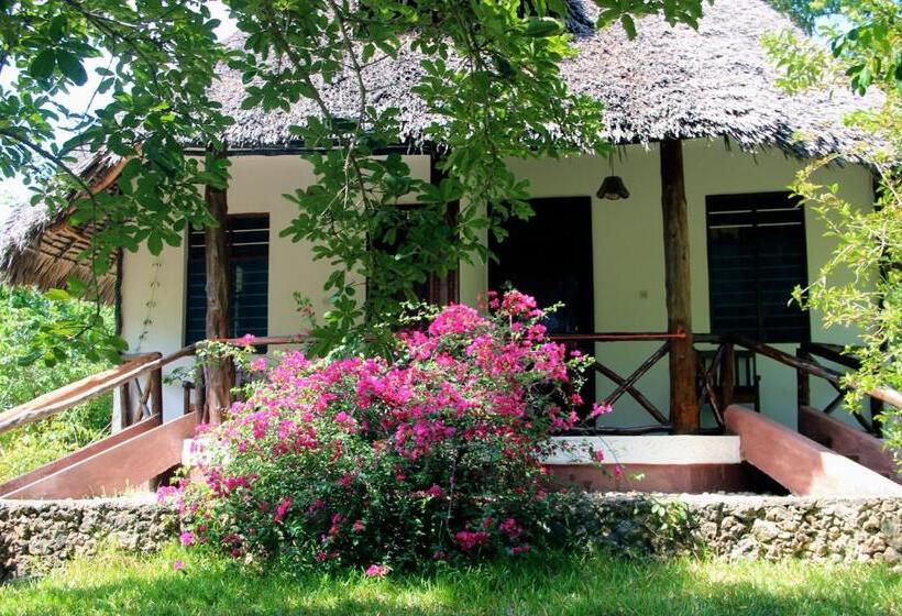 家庭间, Mangrove Lodge