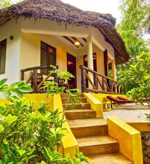 带阳台的三人标准间, Mangrove Lodge