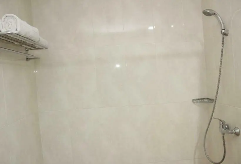 Juniorsviitti, Naka Hotel Kupang