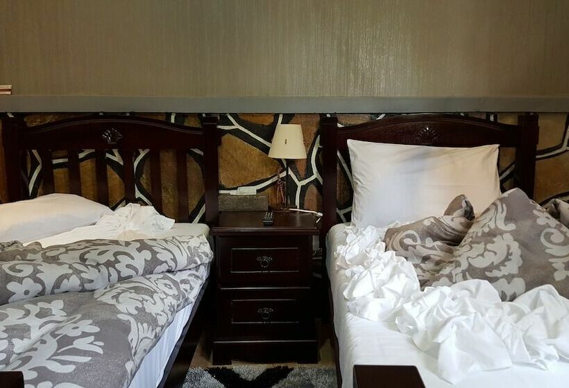 اتاق لوکس, Phenicia Motel