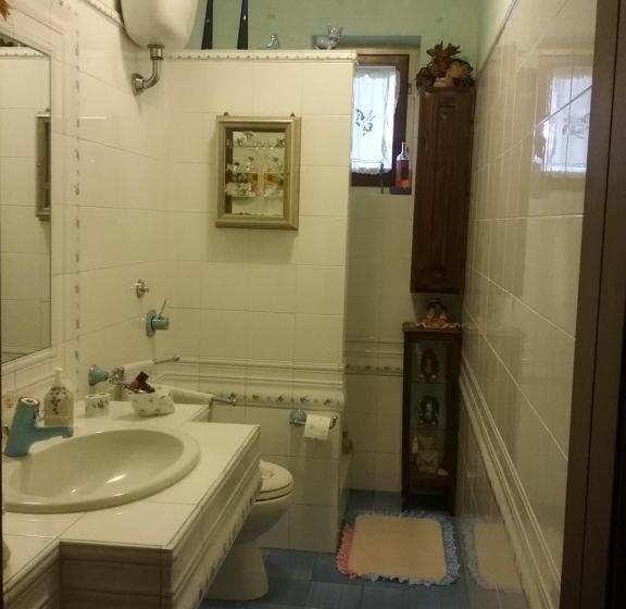 جناح مطلّ علي الجبل, Dimora Nuvole Di Confine