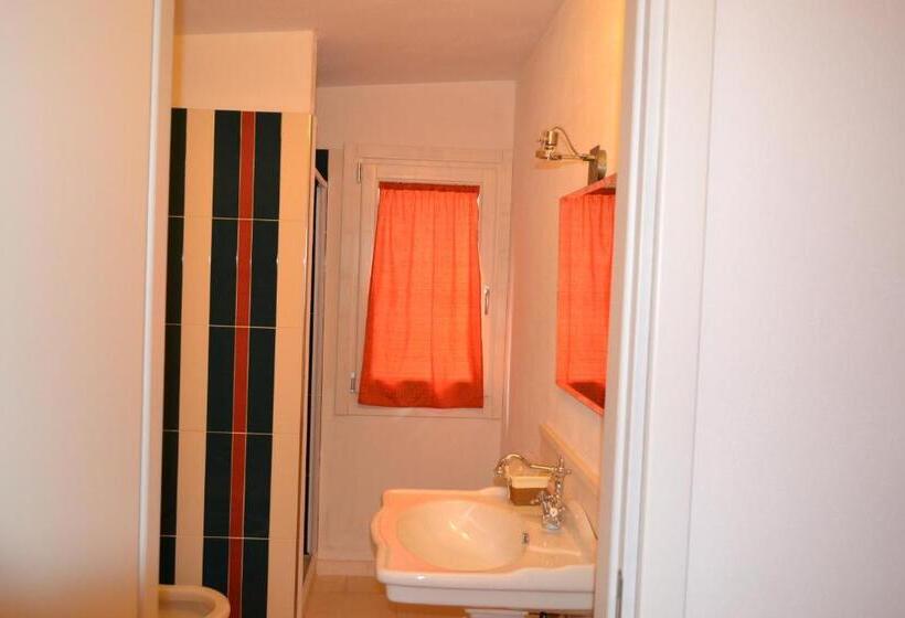 غرفة قياسية مطلّة علي البحر مزوَّدة بشُرفة, Masseria Romagnolo