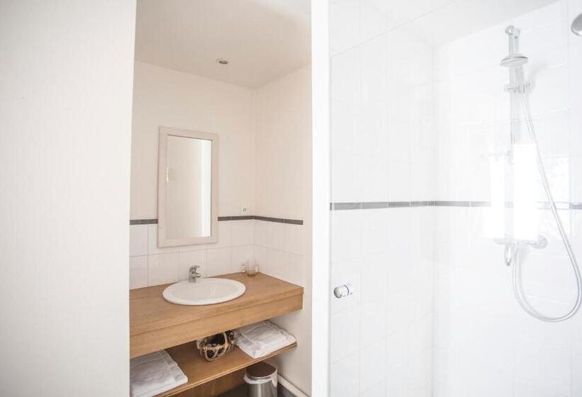 חדר סטנדרט, Mary Boat Trip