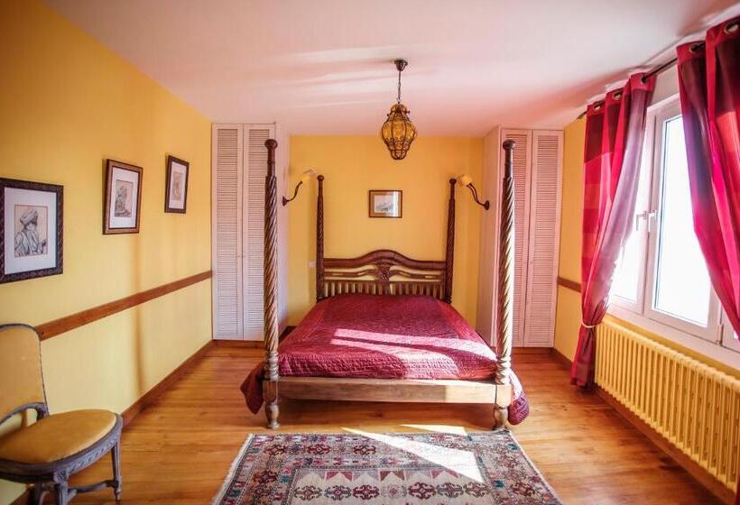 חדר סטנדרט לשלושה עם חדר אמבטיה משוף, Mary Boat Trip