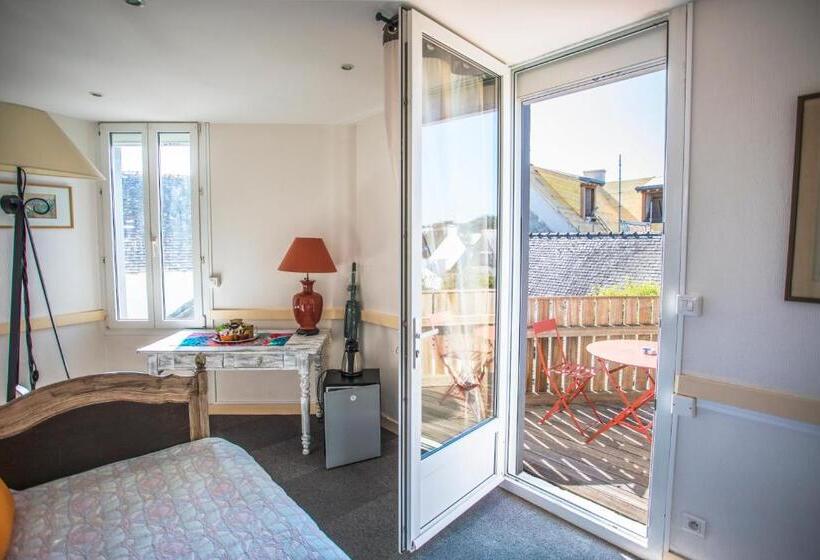 חדר סטנדרט לשלושה עם חדר אמבטיה משוף, Mary Boat Trip