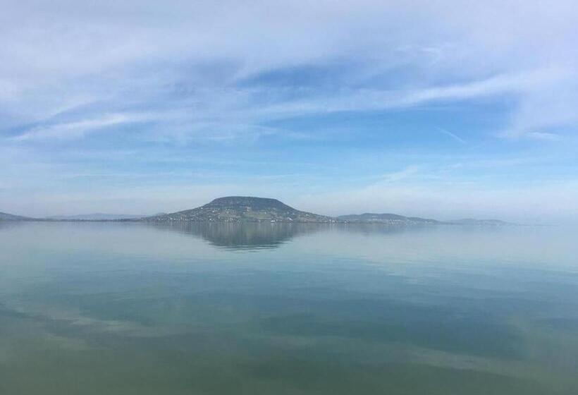 Полулюкс Вид на Сад, Anna Apartman