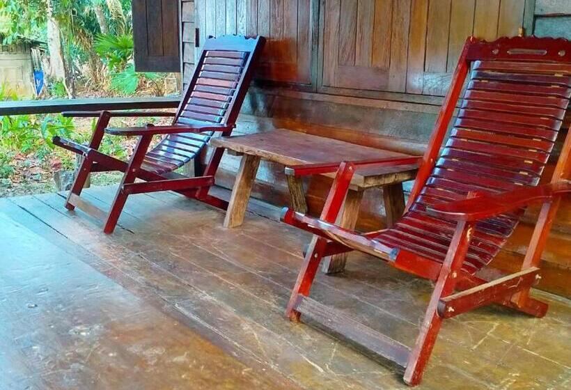 Семейное Бунгало, Bonhomie Beach Cottage