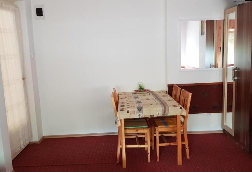 Classic Quadruple Occupancy Room, Mészöly Vendégház