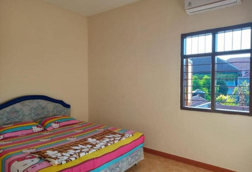 Standardrum, Thalia Guesthouse Ijen   Bromo & Sukamade Tour