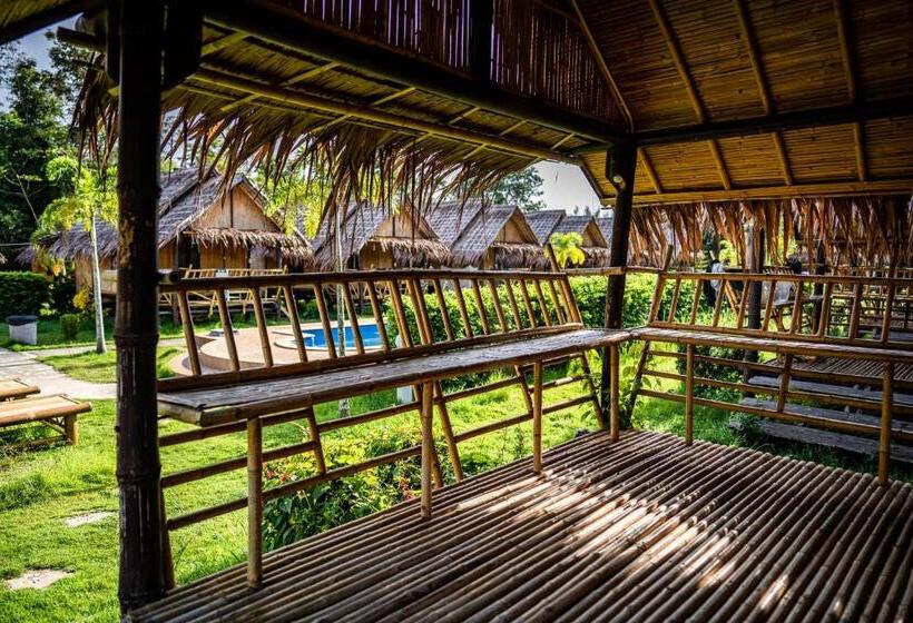 خانه یا کلبه ی ییلاقی با نمای استخر, Ao Nang Khao Kaeo Resort