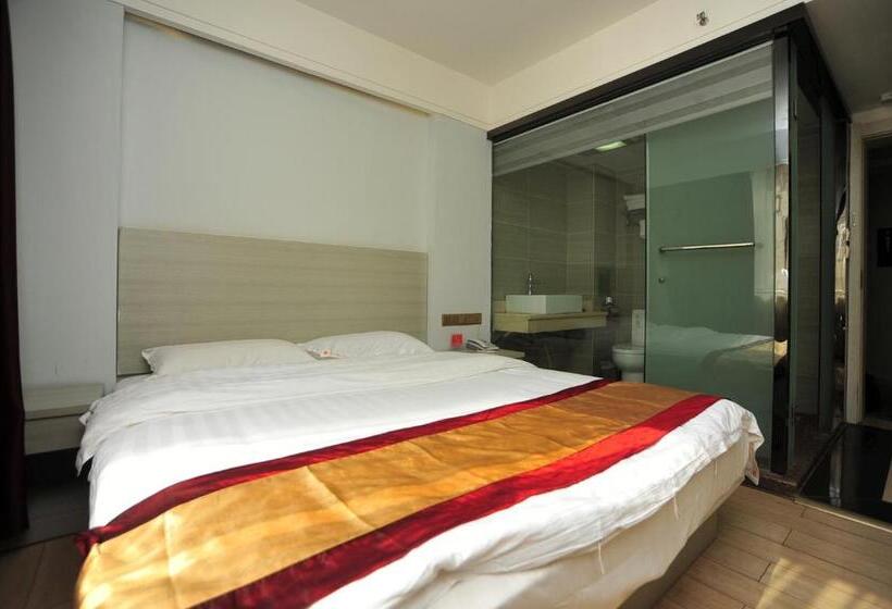 Номер Deluxe, Juli Boutique