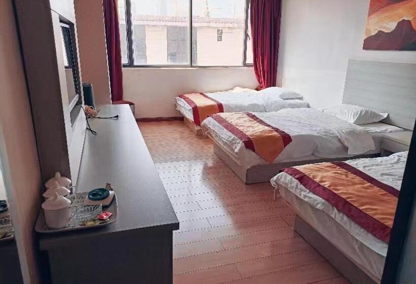 Номер Стандарт Трехместный, Juli Boutique