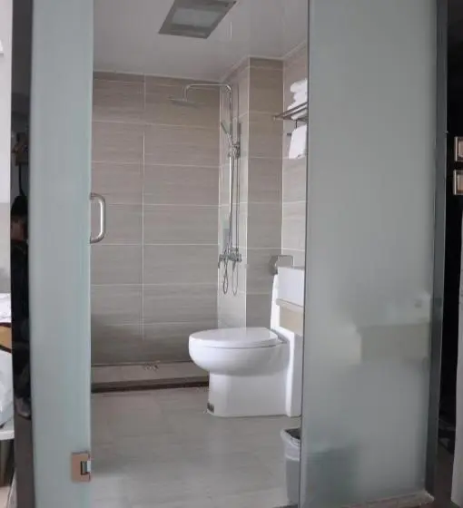 Standard Kolmen Hengen Huone, Juli Boutique