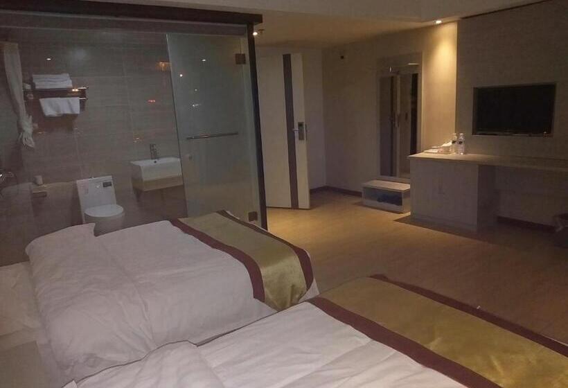 Трехместный Номер Deluxe, Juli Boutique