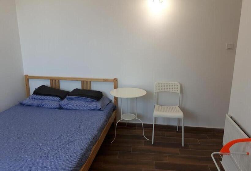 חדר משפחתי, Guest House Antique