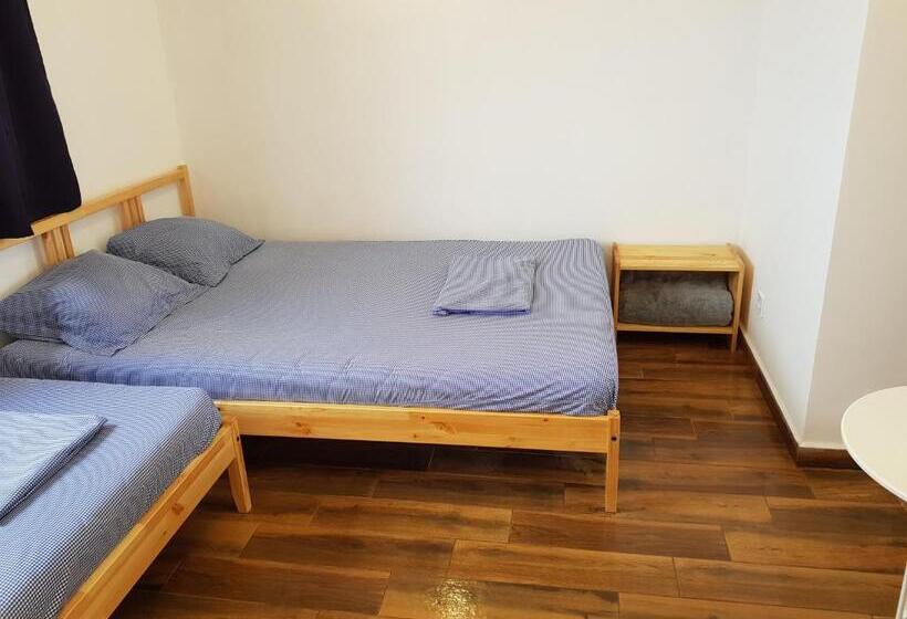 חדר משפחתי, Guest House Antique