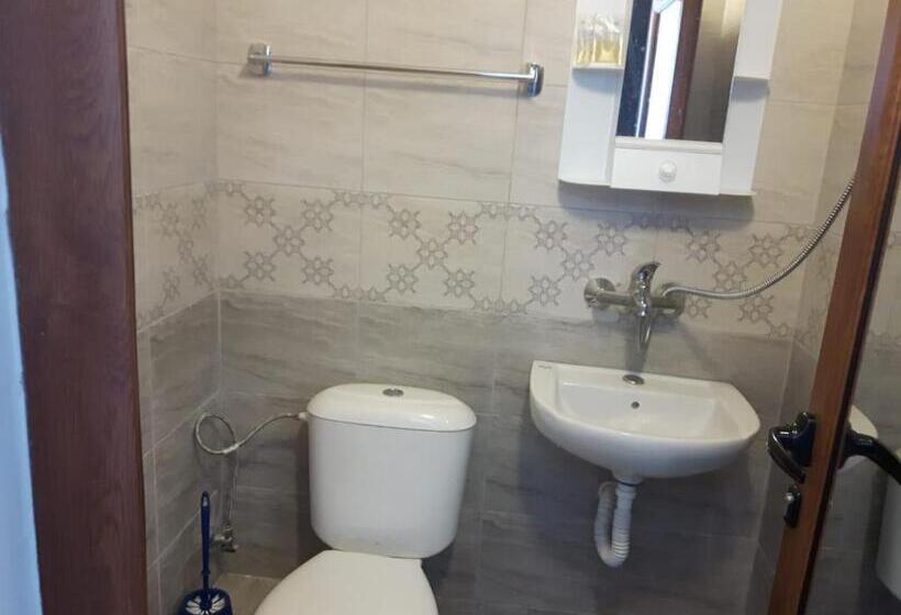 חדר משפחתי נוף לים, Guest House Antique