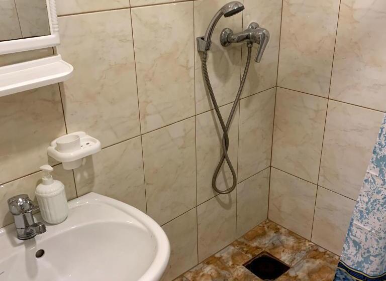 اتاق استاندارد چهار تخته, Guest House Santin