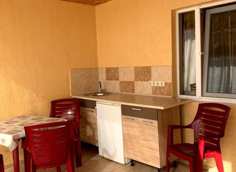 اتاق استاندارد چهار تخته با چشمانداز دریا, Guest House Santin